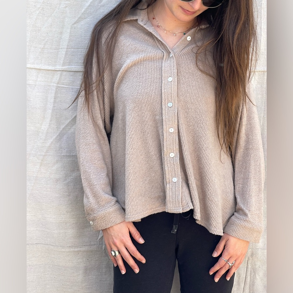 Soft Ribbed Buttondown